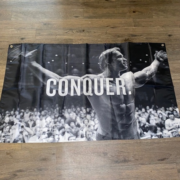 Conquer 3x5 wall tapestry Arnold schwarzenegger - Picture 1 of 3